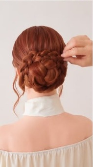 Step 7: Wrap the Right Braid to Encircle the Base